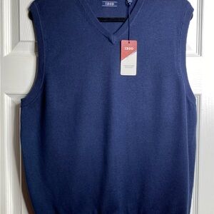 Izod Men's V-Neck Sweater Vest in Navy